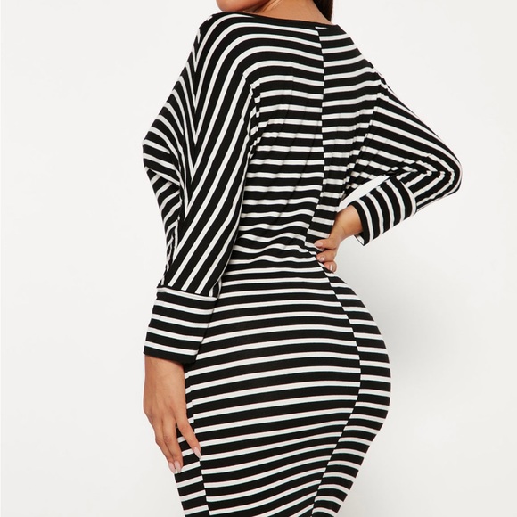 Beautiful ๐ brand new dress ๐ - Picture 3 of 3